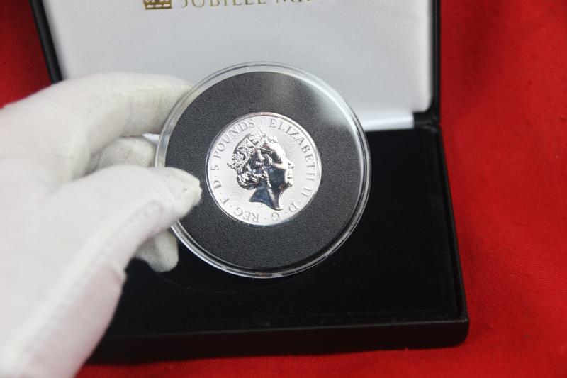 Special Offer Item! Original 2018 2 oz's of Fine Silver £5 Coin, the Black Bull of Clarence. Royal Mint, Jubilee Mint proof Coin Royal Beasts of England