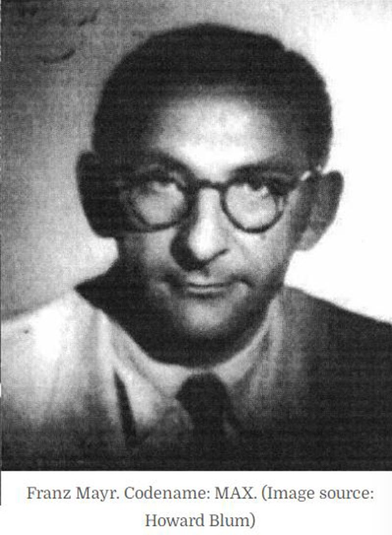 A German Spy Radio Receiver. WW2 Sicherheitsdienst (SD) Abwehr German Spy Network Intelligence Service Radio Receiver. Organisation 'Max' Spy Ring In Teheran. Also Used For U-Boat Section Clandestine Commando Raids