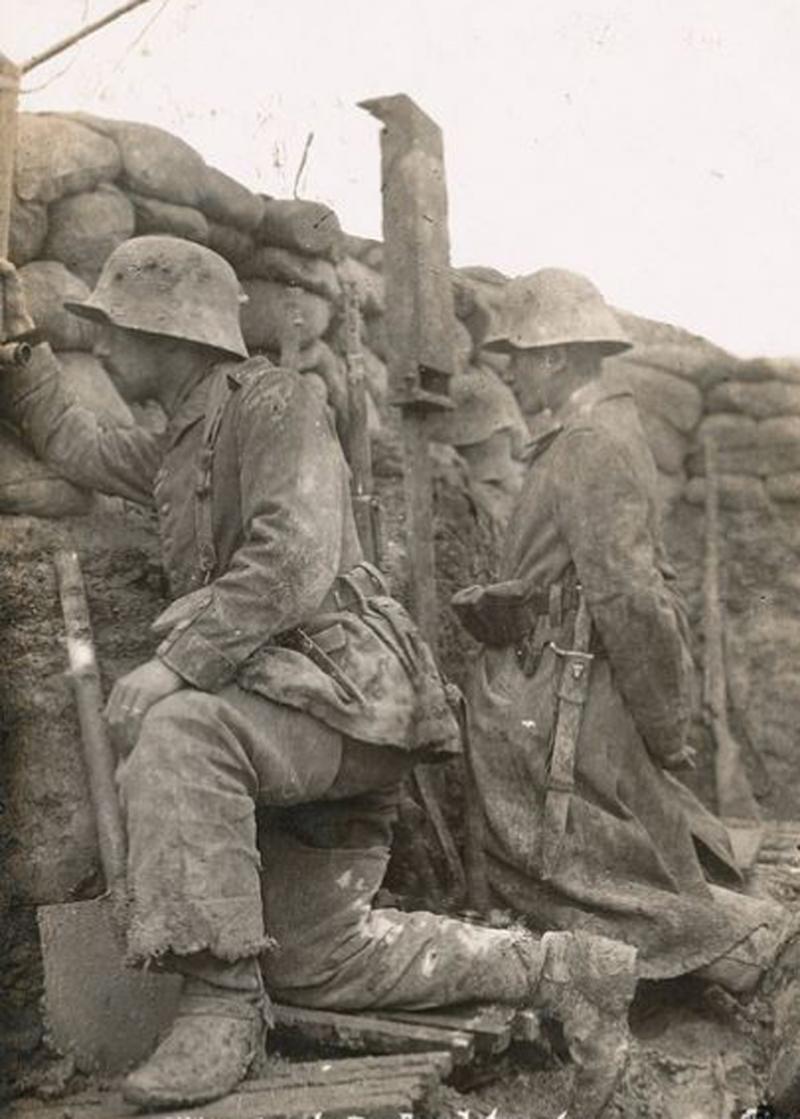 A Rare Early 'Long Eared' German WW1 'Butcher' Bayonet S98/05 o.S. (ohne Sage} with Leather and Steel Scabbard and Frog Belt Mount. By Simson & Co. Suhl.