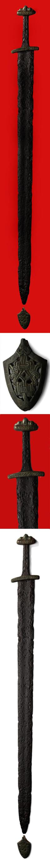 Magnificent Original Viking Age Broadsword With 'Hemse, Gotland' Bronze Hilt Mounts & Beautiful 'Sun Wheel'  Sólarhvél. Jelling Decor. 800-1000 Years Old. Pattern Welded Blade, With Bronze Jelling Decorated Scabbard Chape, Viking Helmet & Head Design