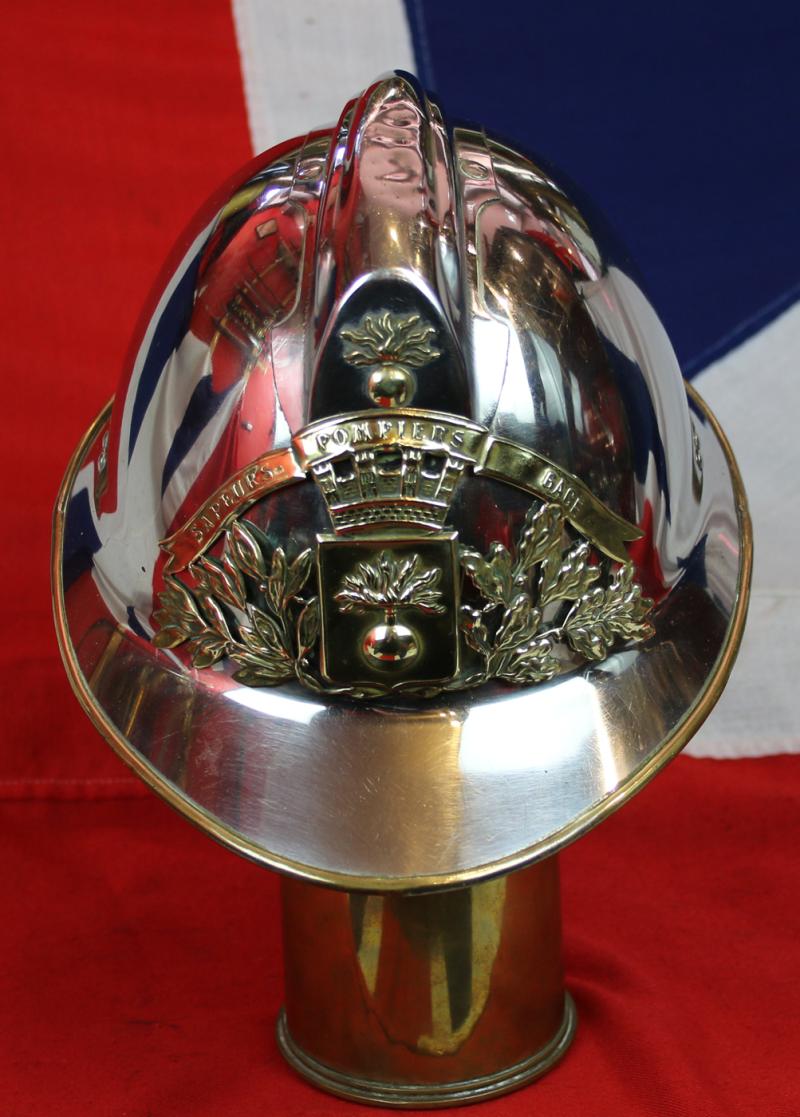 Antique Sapeurs Pompiers French Firefighter Helmet Brass and Nickel Plated, with Original Liner and Chin Strap In Excellent Condition. Early 20th Century Issue