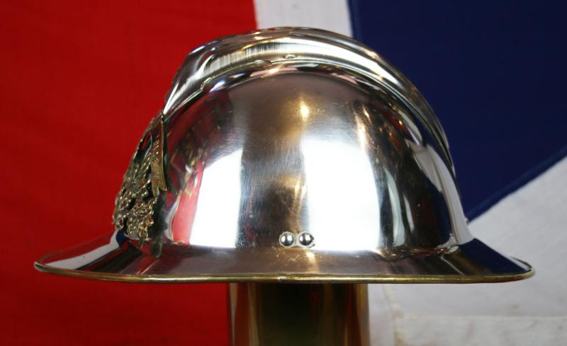 Antique Sapeurs Pompiers French Firefighter Helmet Brass and Nickel Plated, with Original Liner and Chin Strap In Excellent Condition. Early 20th Century Issue