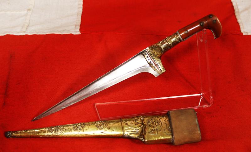 A Most Attractive Antique Afghan Khyber Knife, Pesh Kabz or Choora, With Amber Hilt and Fine Armour Piercing Blade. Almost The Pair To the Example Donated To the British Museum By HRH Prince Richard Duke of Gloucester