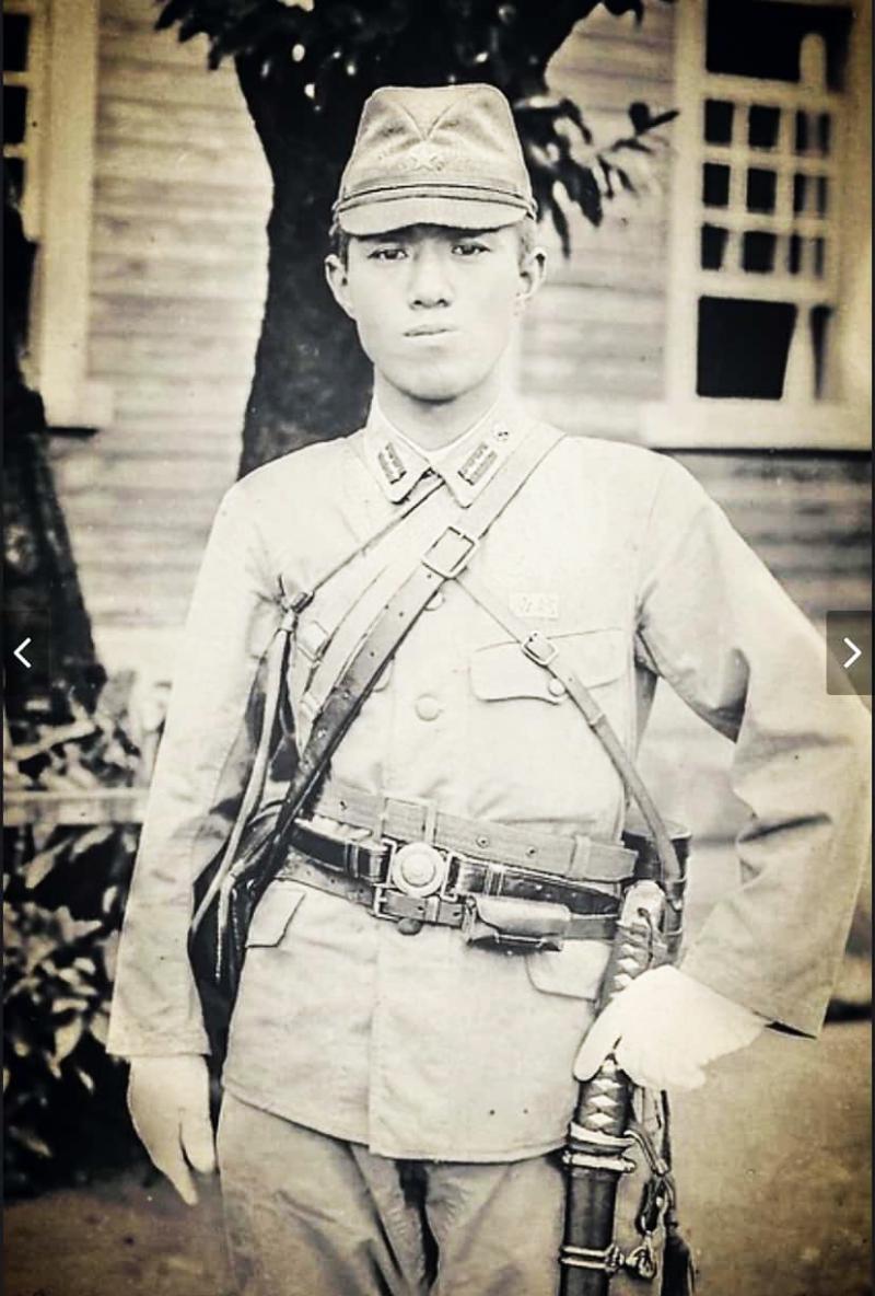 Original Japanese WWII Type 93 Non-Commissioned Officer 4x10 Binoculars, with JES ねぢ Mark, Nippon Kōgyō Kikaku, in Original Leather Case & Strap, And His NCO's Service Uniform Twin Piece Interlocking Belt Buckle