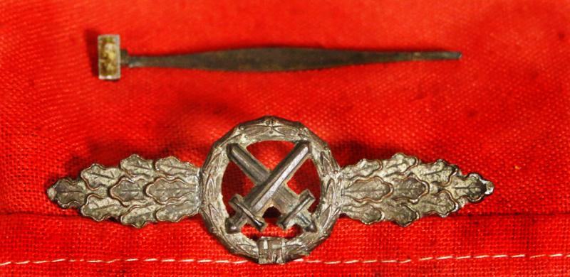 Most Rare, WW2 Issue, Frontflugspange für Schlachtflieger. The Luftwaffe Squadron Clasp for Air-to-Ground Support Pilots. Established by Reichmarshal Hermann Göring in 1944
